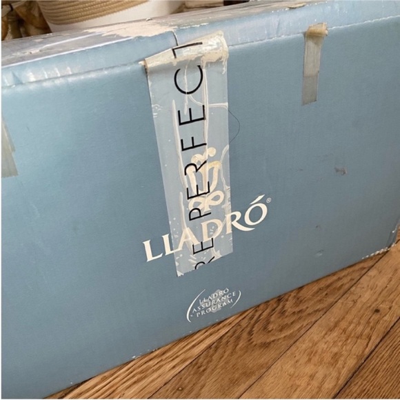 Lladro Love Statue Lladro Love II Lladro Kissing Couple The Kiss - Picture 15 of 16